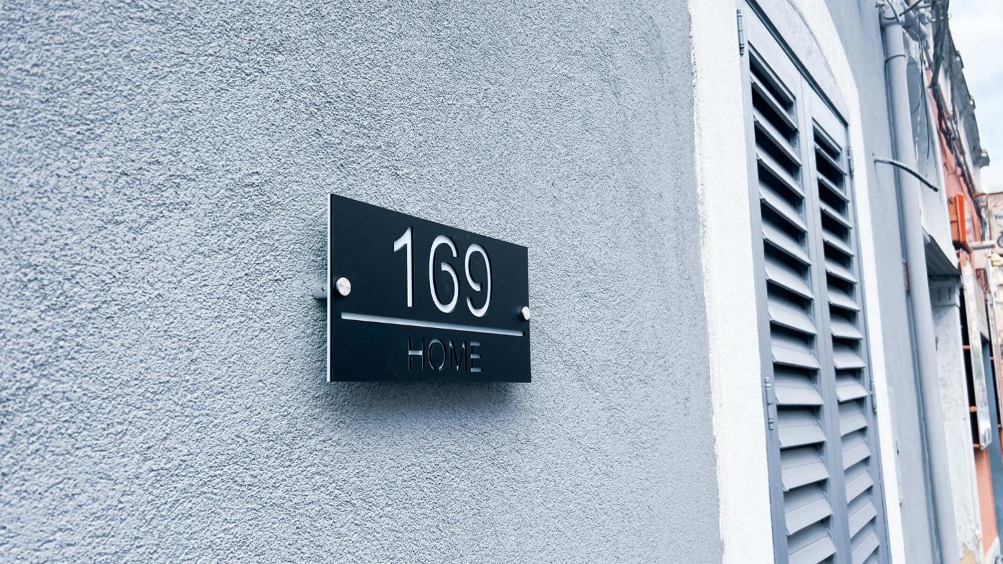 169Home 卡塔尼亚 外观 照片